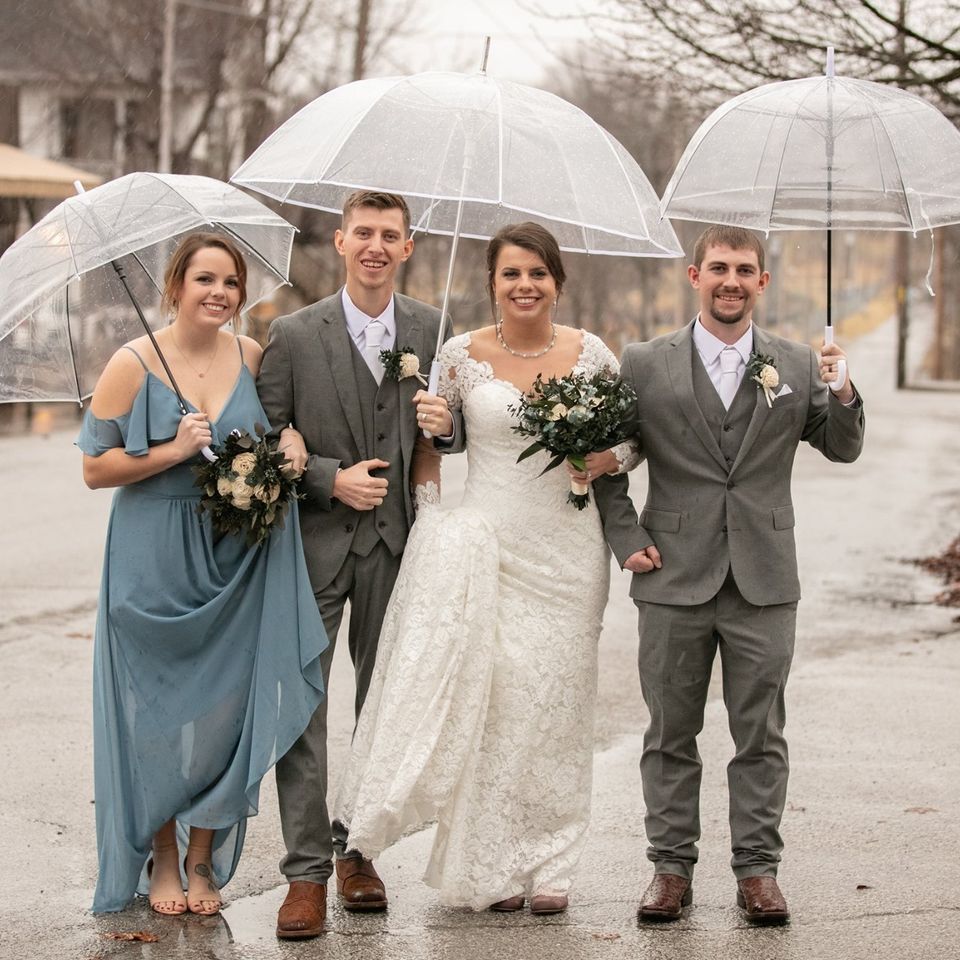 Wedding party w umbrellas