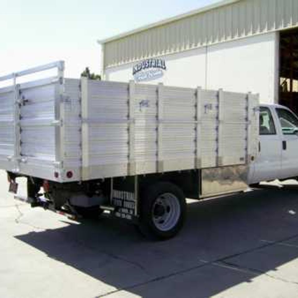Stakebeds2l