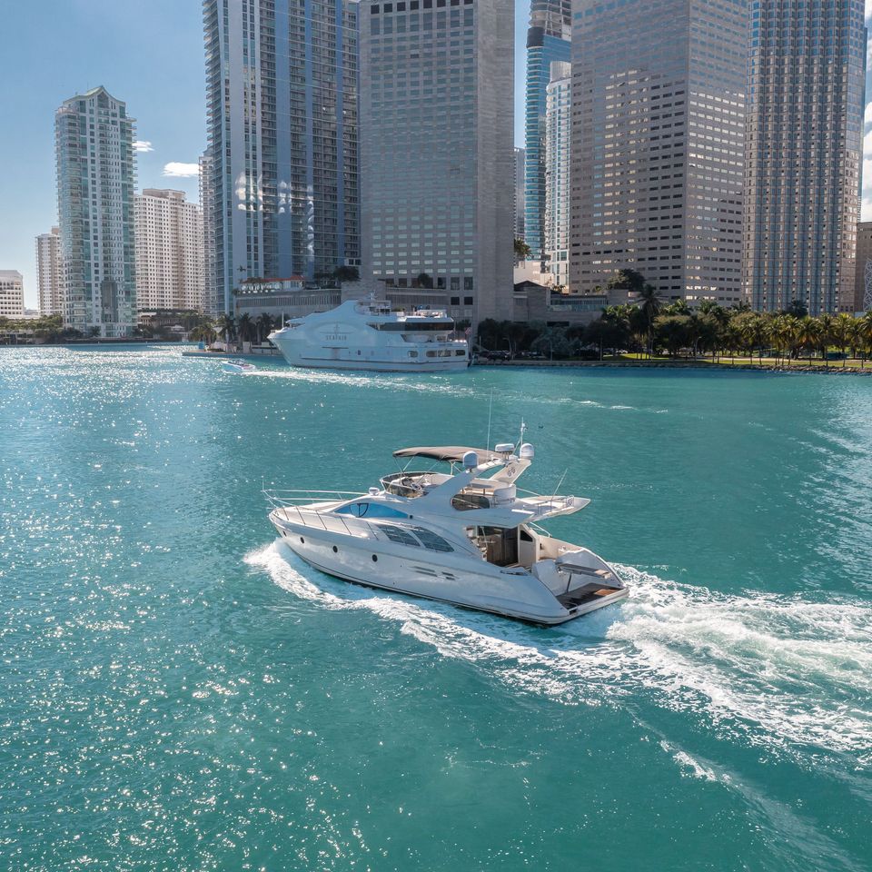 60 azimut flybridge 14