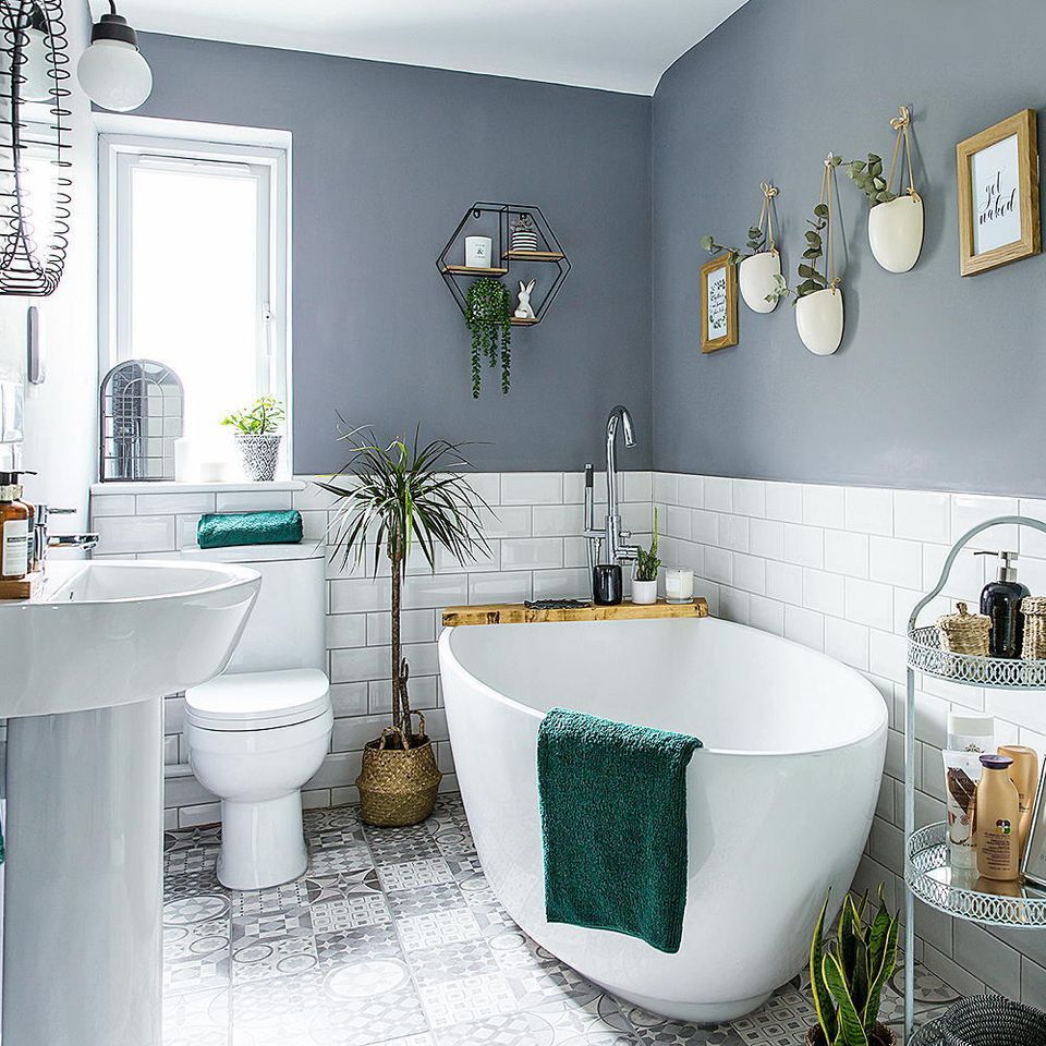 Jungle bathroom 2