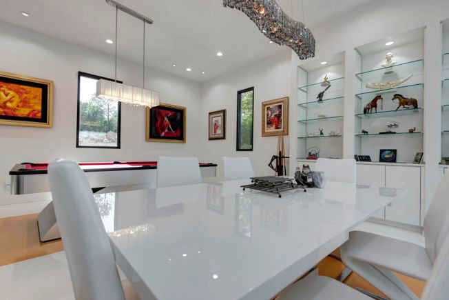 Symphony house dining and entertaining