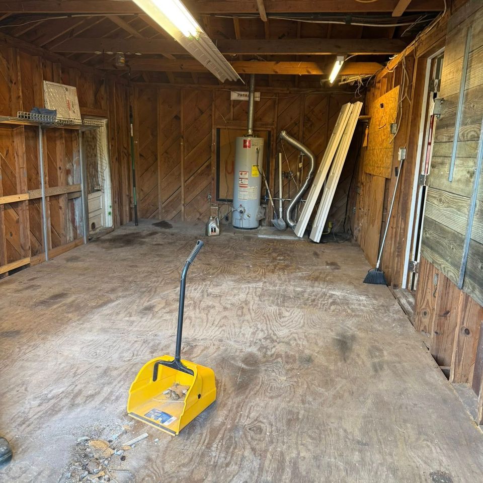 Garage & shed cleanout done by JNJ Hauling Solutions of Citrus County 