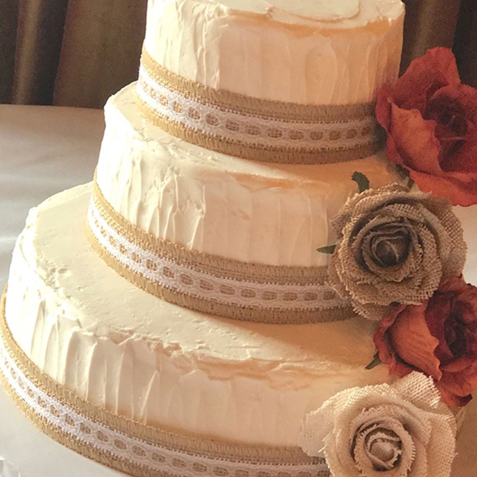 Duke bakery alton wedding cake1
