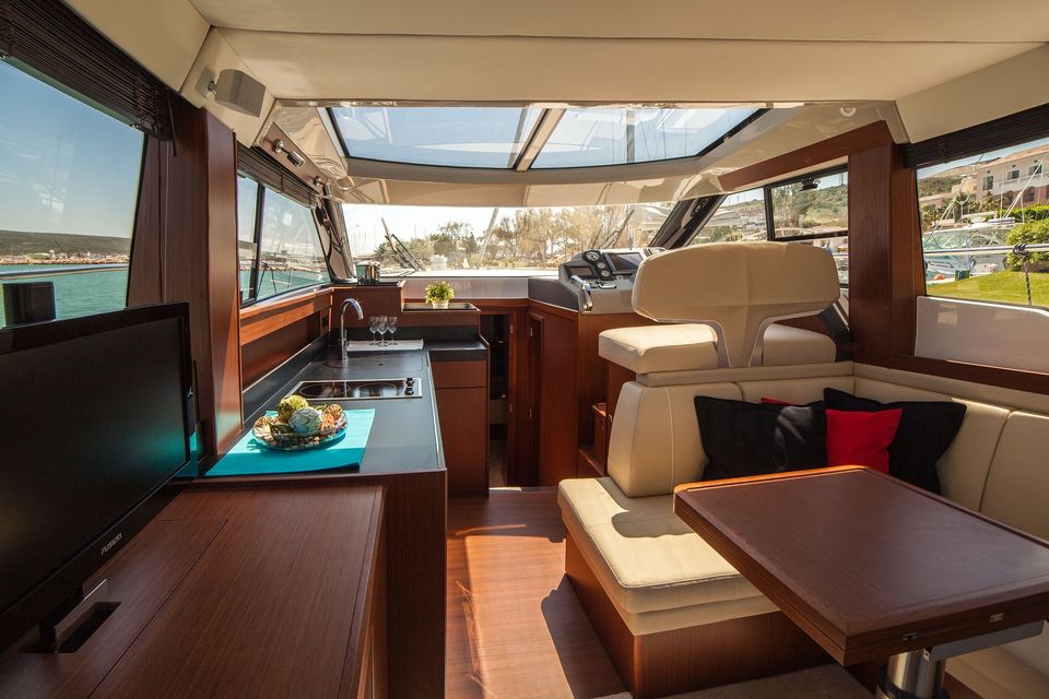 Motor yacht g16fc7cfcc 1920