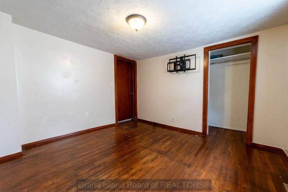 1824 w 10th st grand island b 3