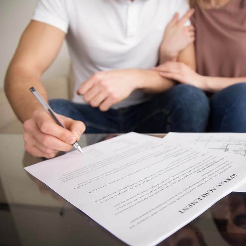 Contracts lease agreements