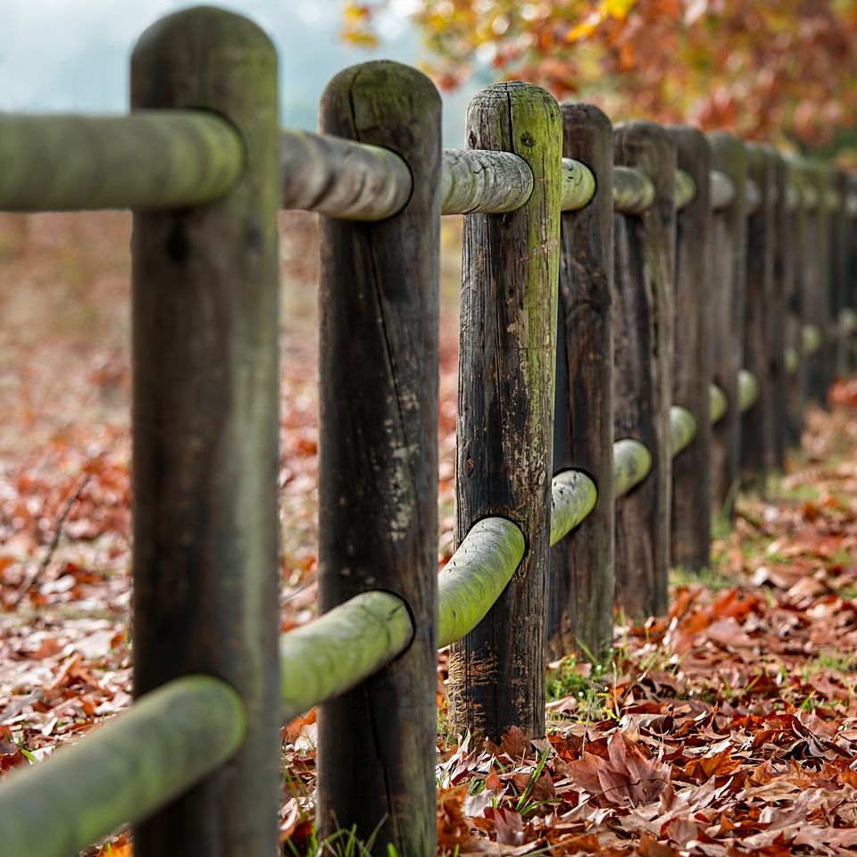 Fence posts g87b324d9a 1920