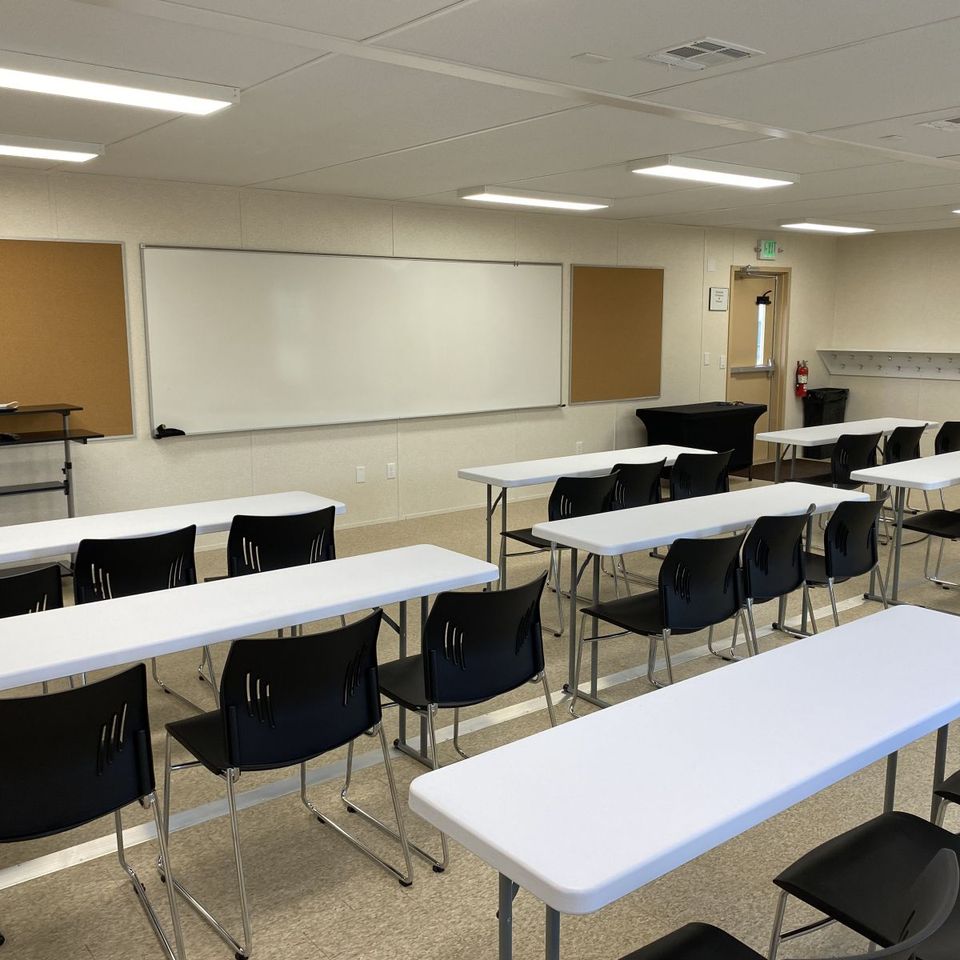 21 0465 uniontown bible church interior 2