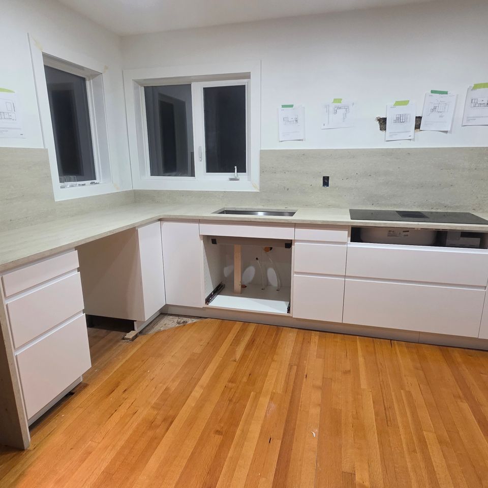 Countertop with matching wall stonework