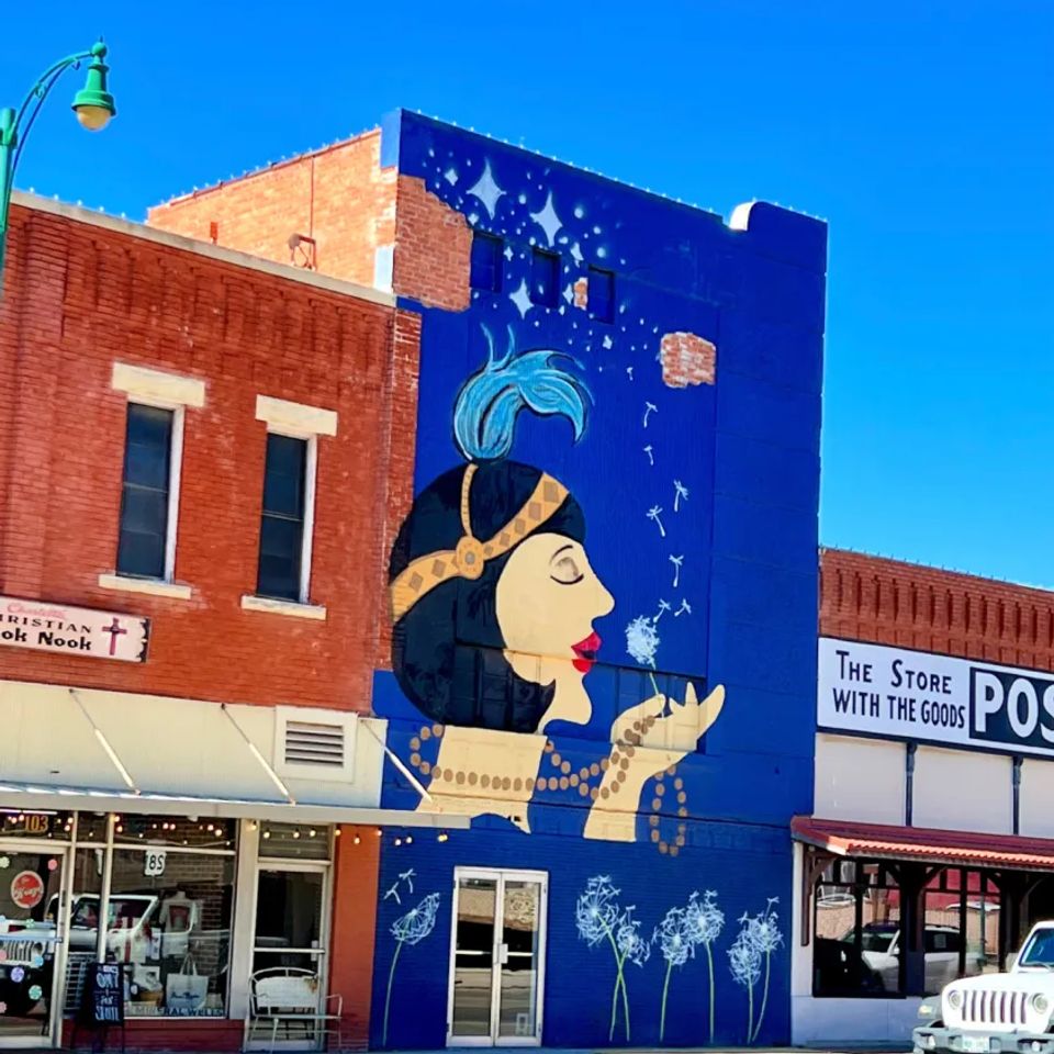 Downtown flapper mural melody travels