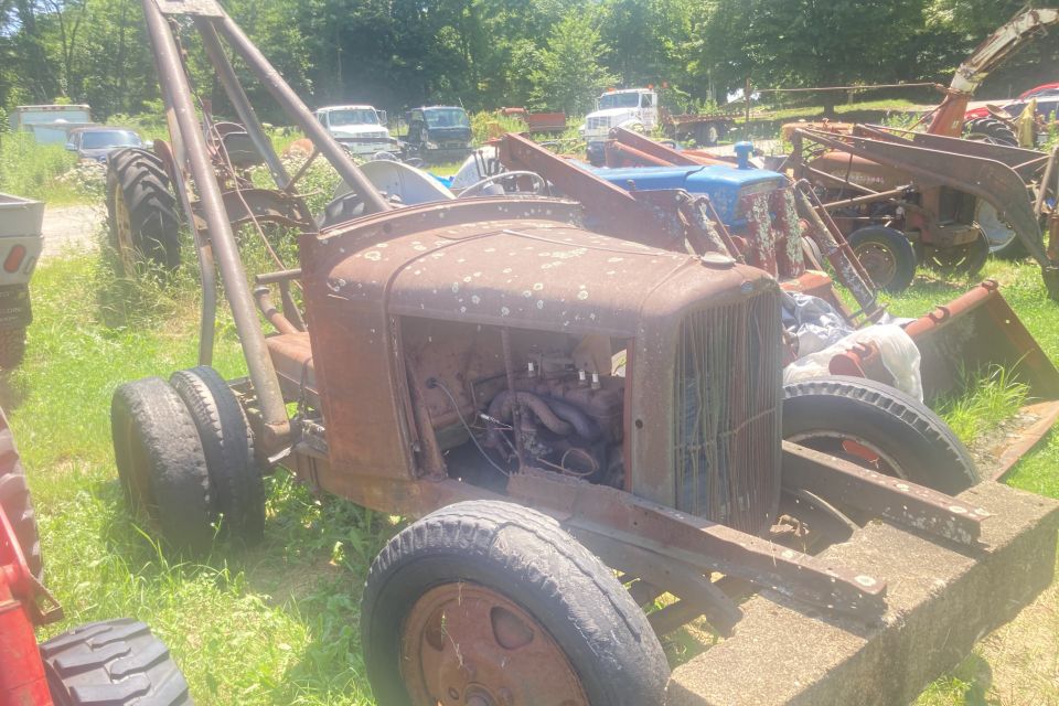 Model b right