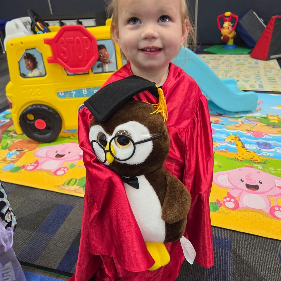 Charli grad owl