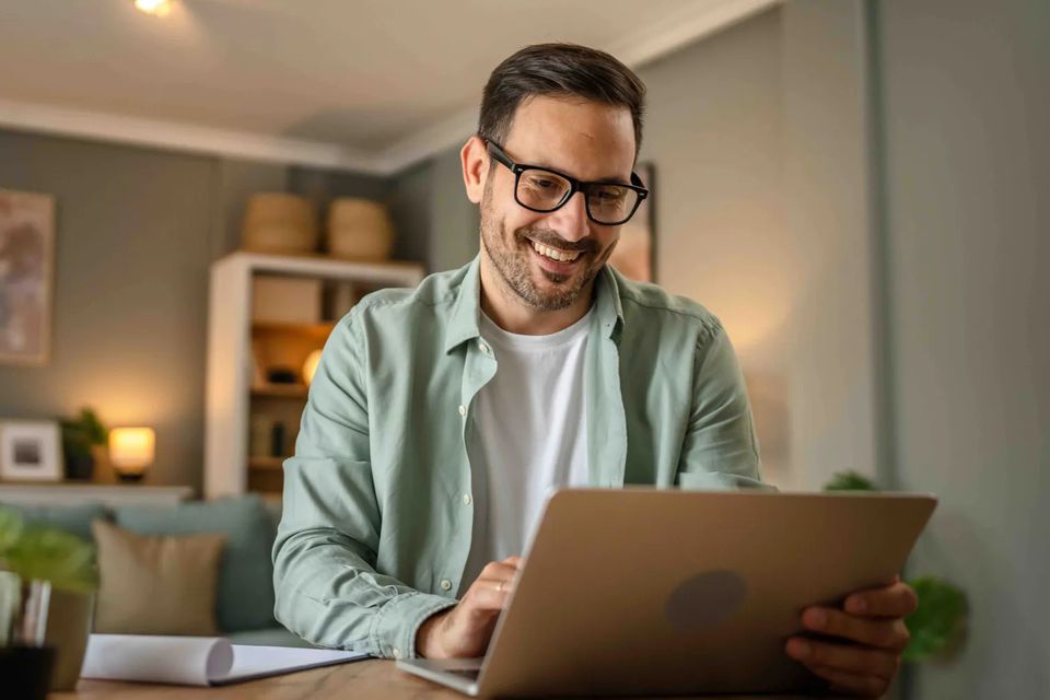 Why SiteSwan’s Website Builder Reseller Program Outshines Traditional Franchise Opportunities