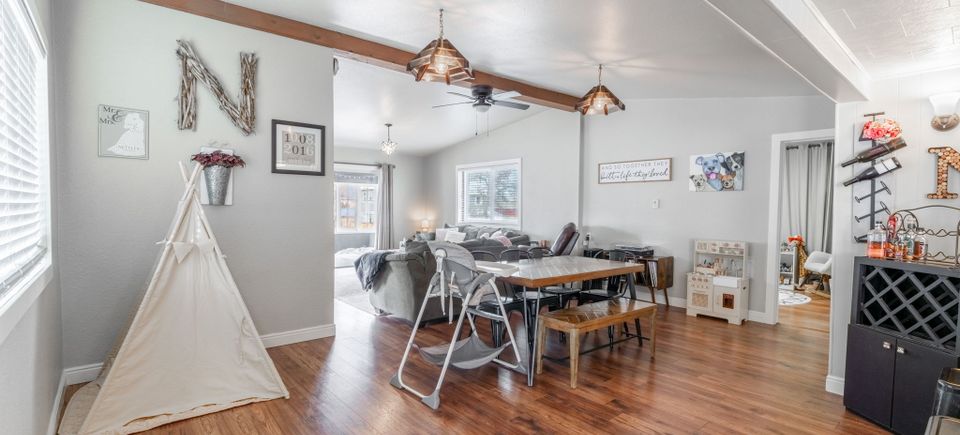 21 web or mls 201 edwards ave