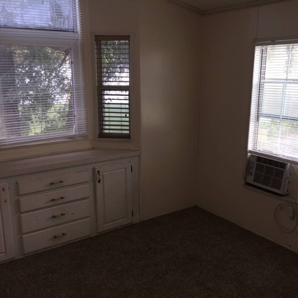 Lot 21 master room