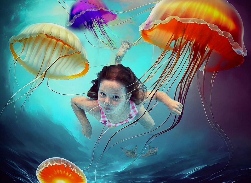 Jellyfish swim
