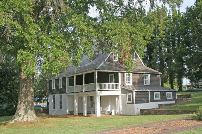 E h house