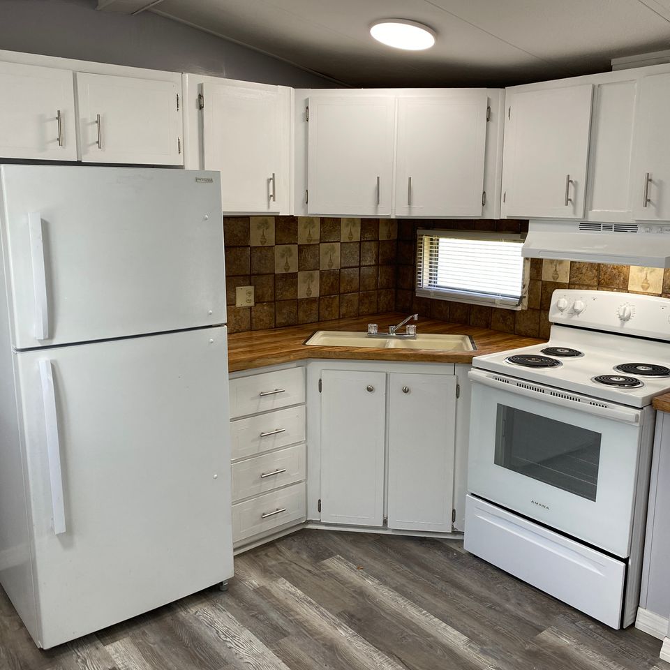 Lot 18 appliances