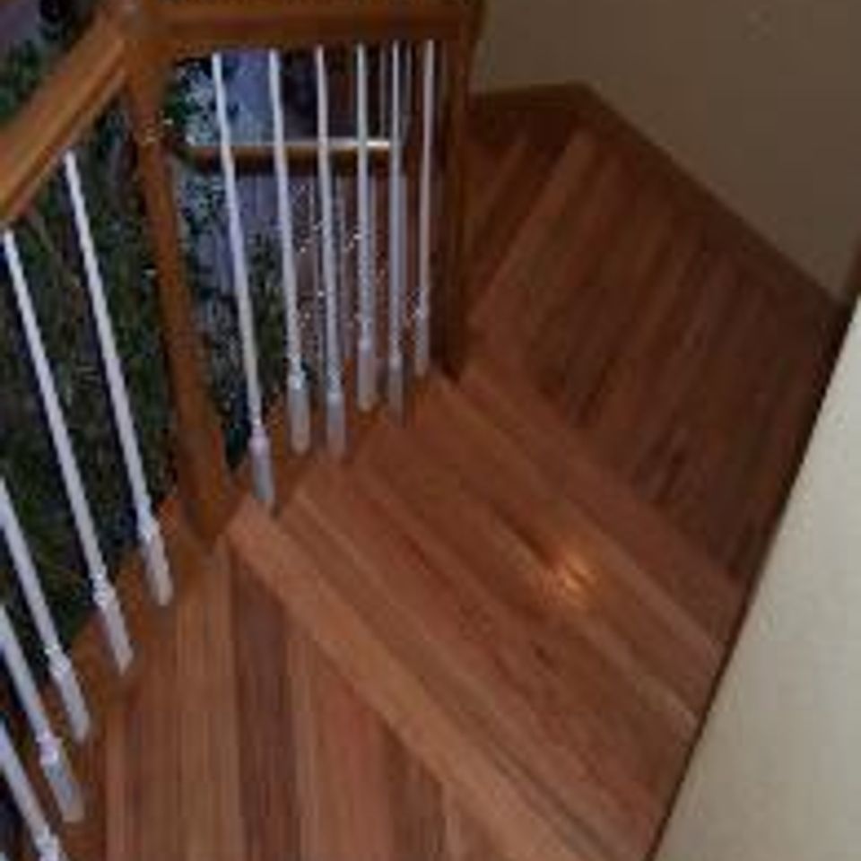 Roper hardwood floors   tulsa  ok   stairs and balusters   wooden handrail and spindles20170511 12372 lf9ov1