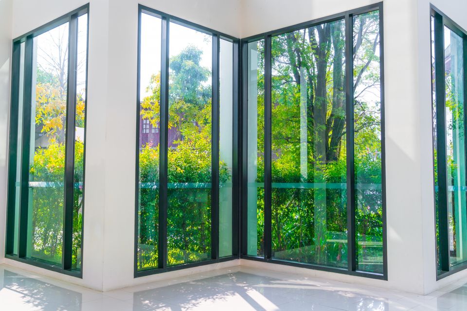 Glare protection window tint