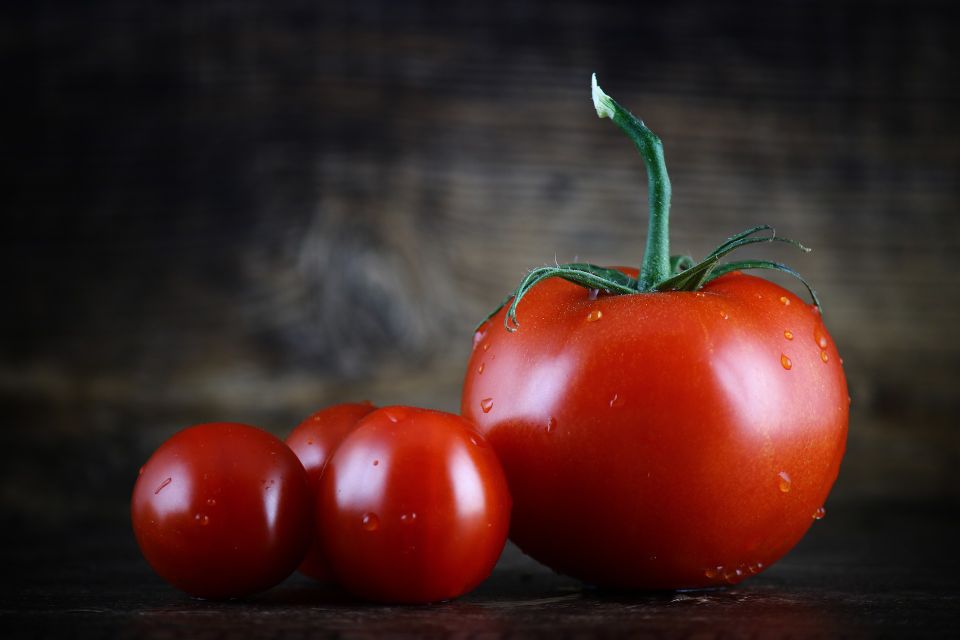 Canning tomatos