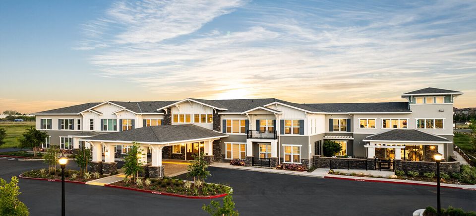 Blue oaks assisted living entrance with sunset view 1260x708