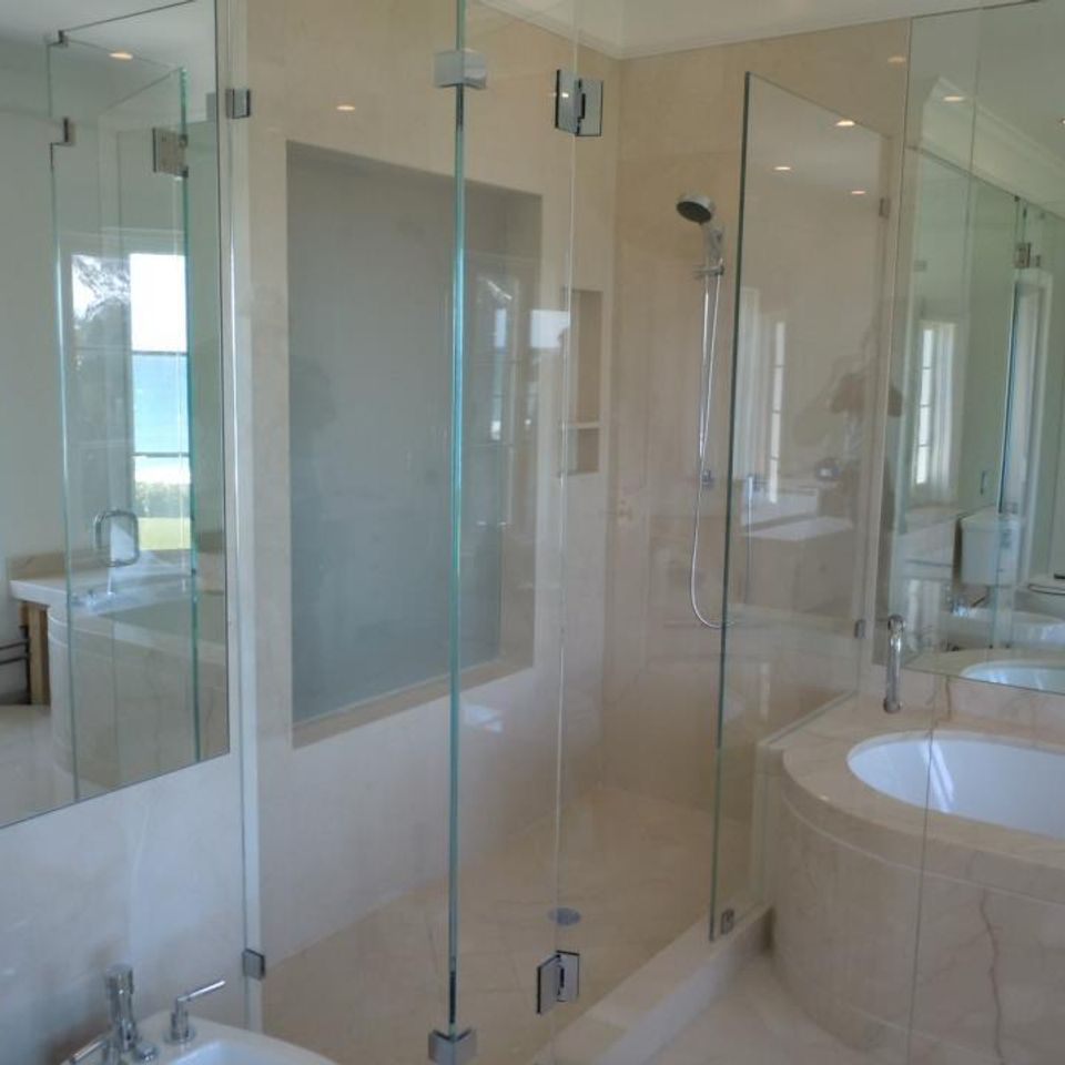 Shower enclouser picture 2