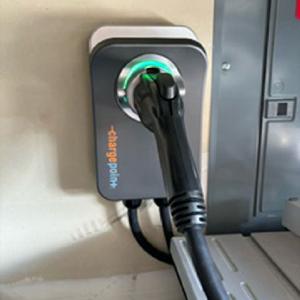 Car charger photo 2