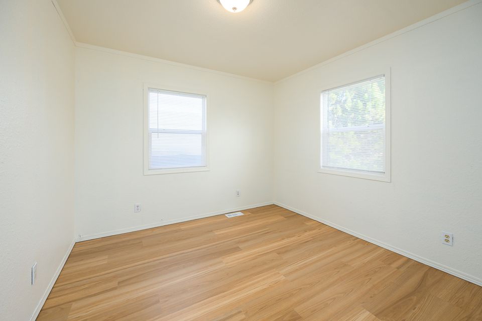 1908 cleveland blvd 24