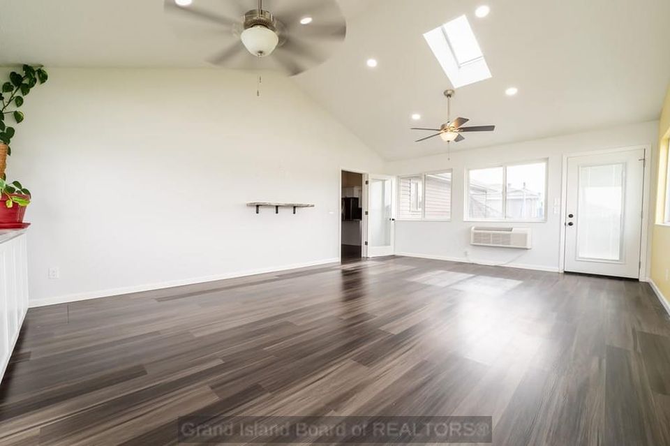 2104 ebony lane grand island b 5