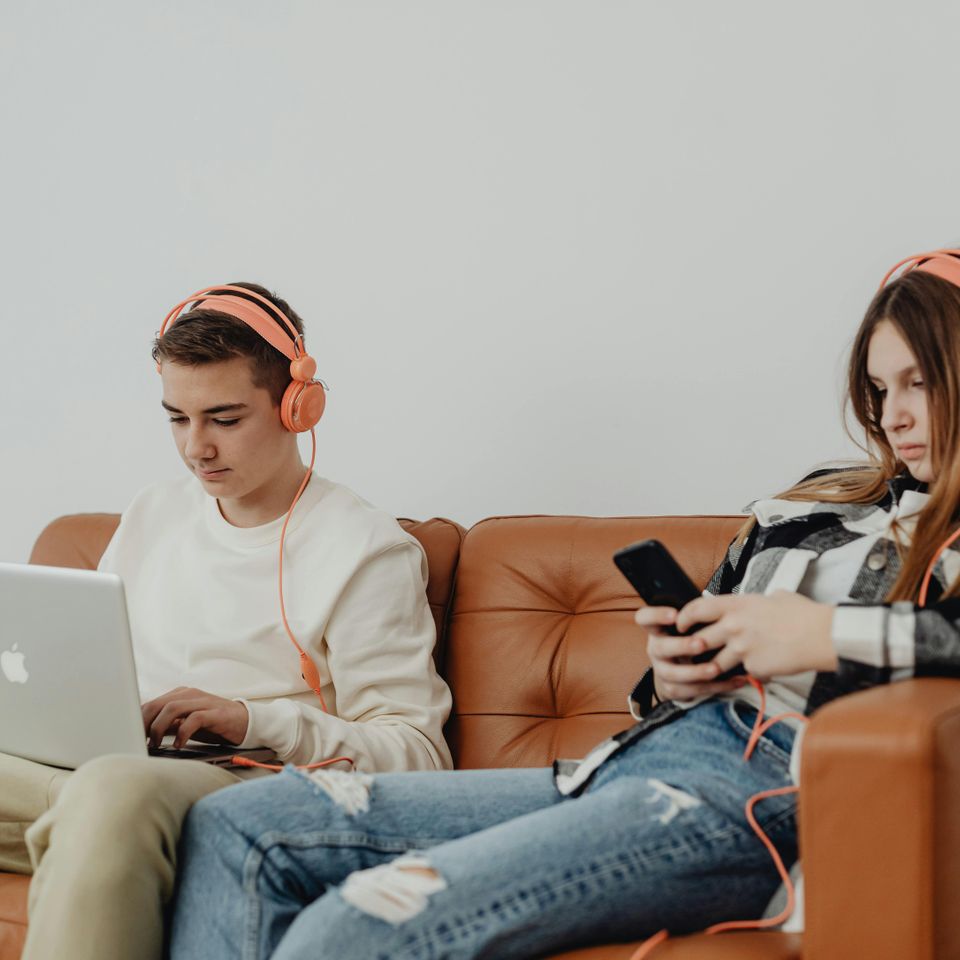 Social media youth meridian counseling