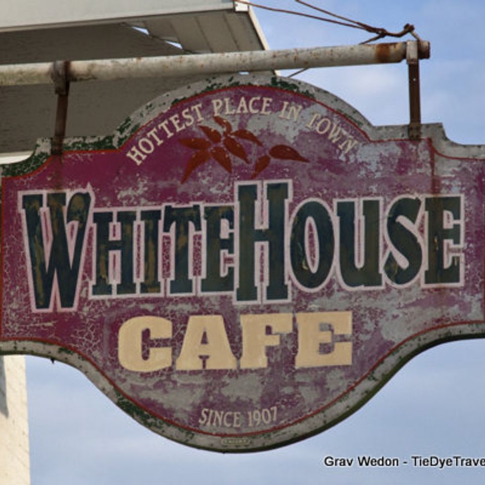 0613g camden white house cafe sign