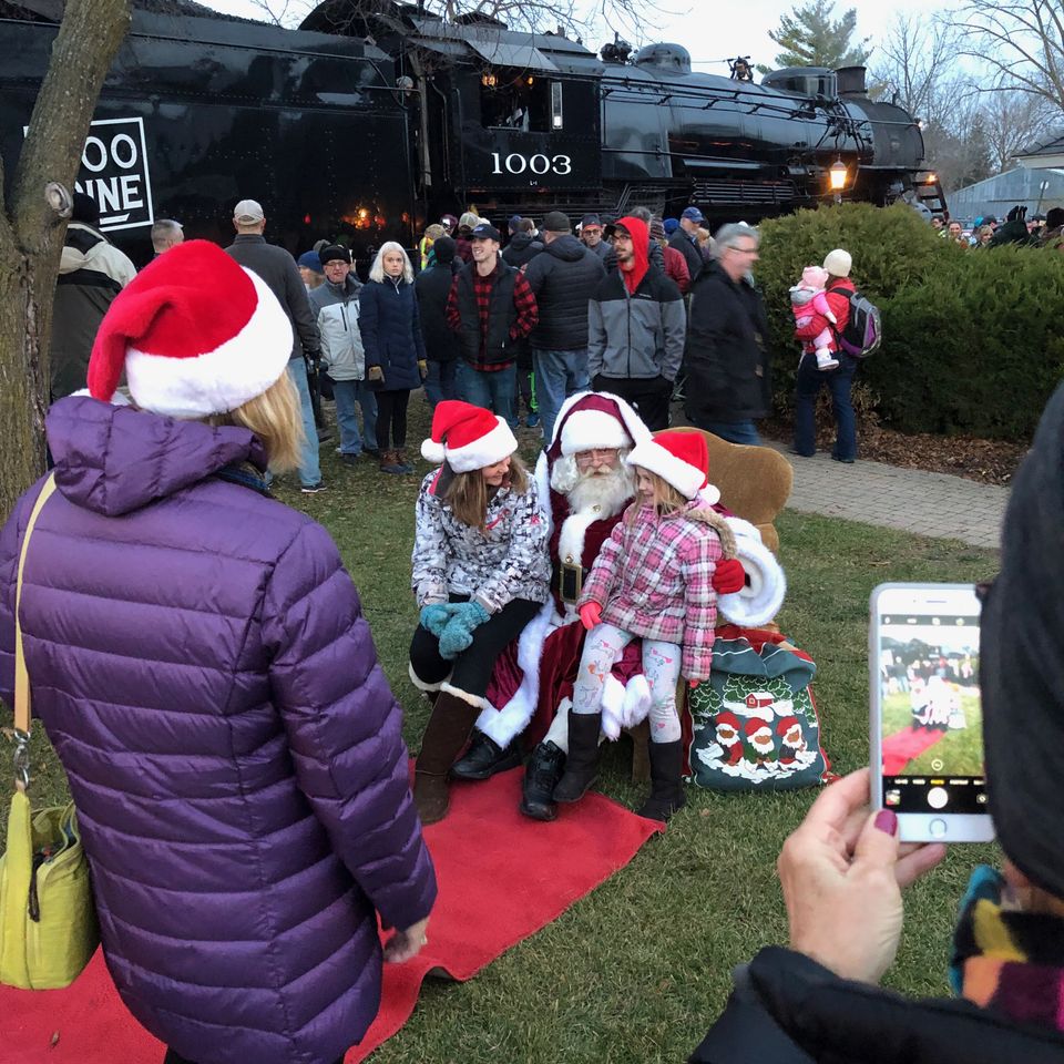 El santa with kids