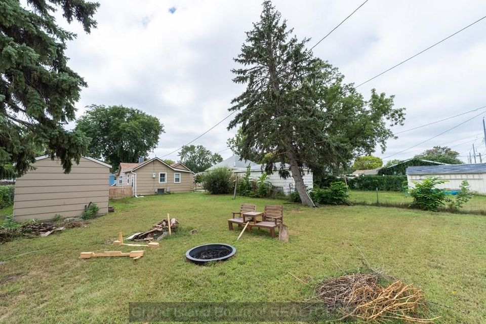 1824 w 10th st grand island b 8