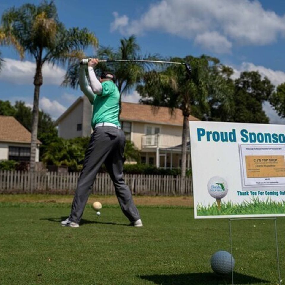 Player and sponsor 2 x435