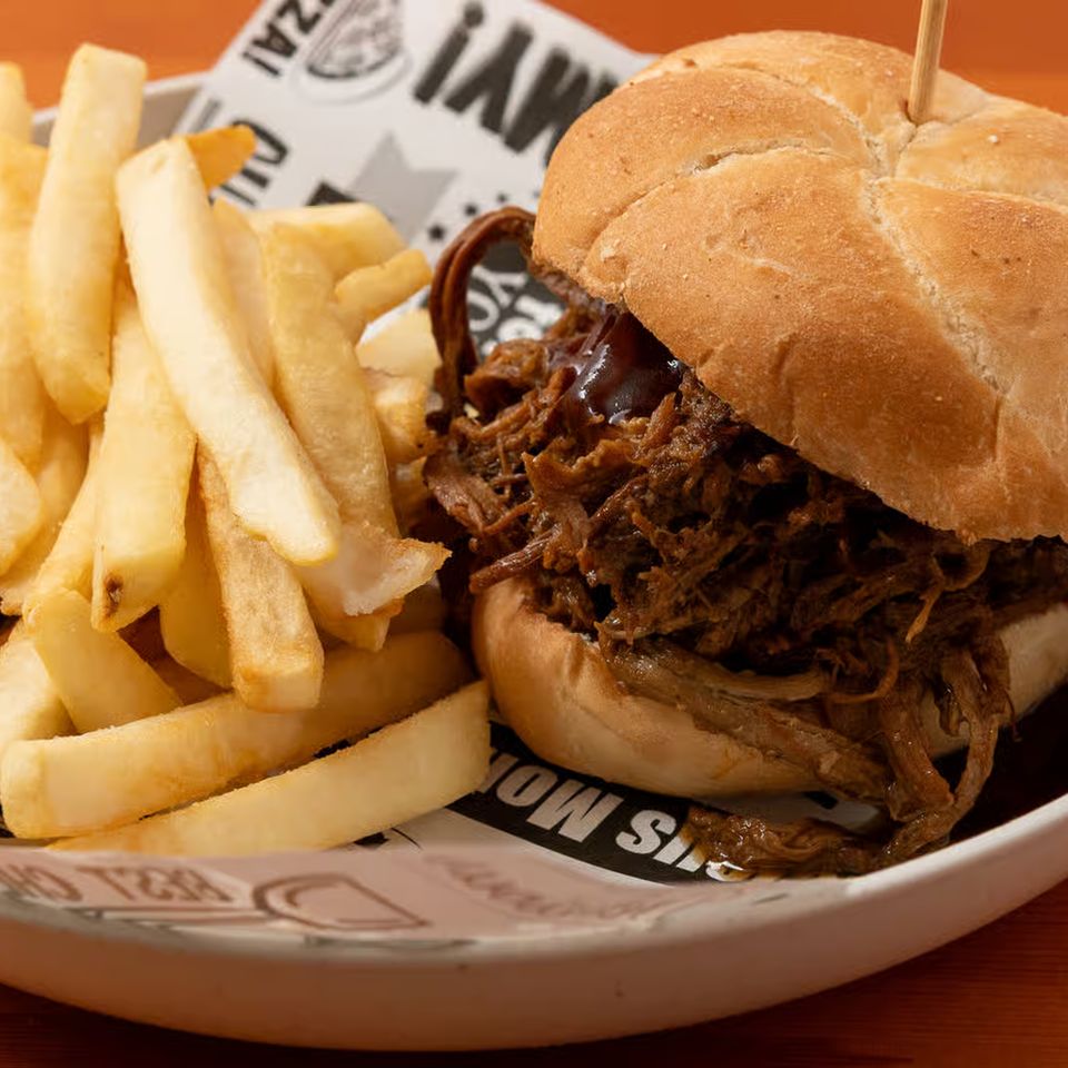 Juicy pulled pork sandwich