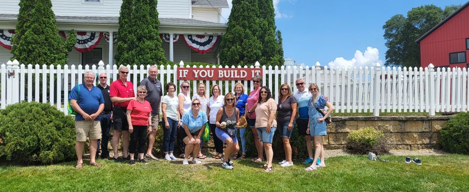 Field of dreams sign group pic