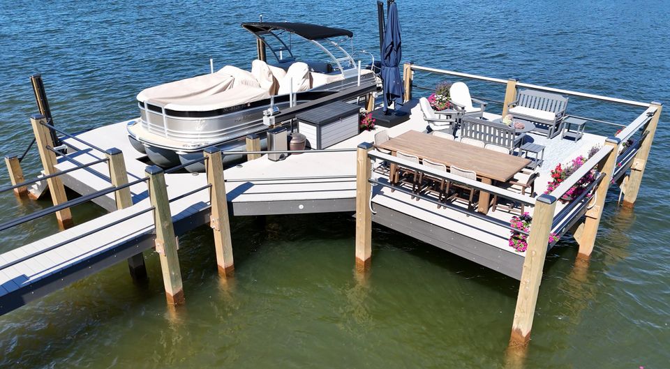 Maddox angled overview