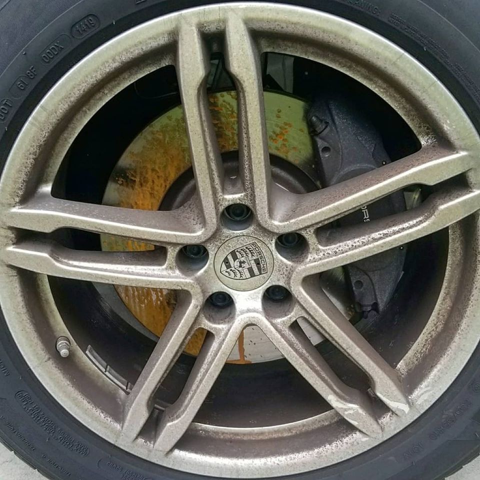 Auto detailing tire before