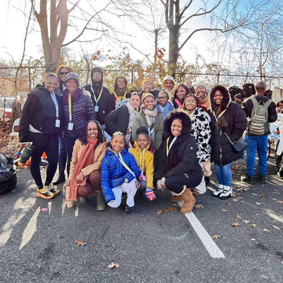 Thanksgiving food drive yfc group pic