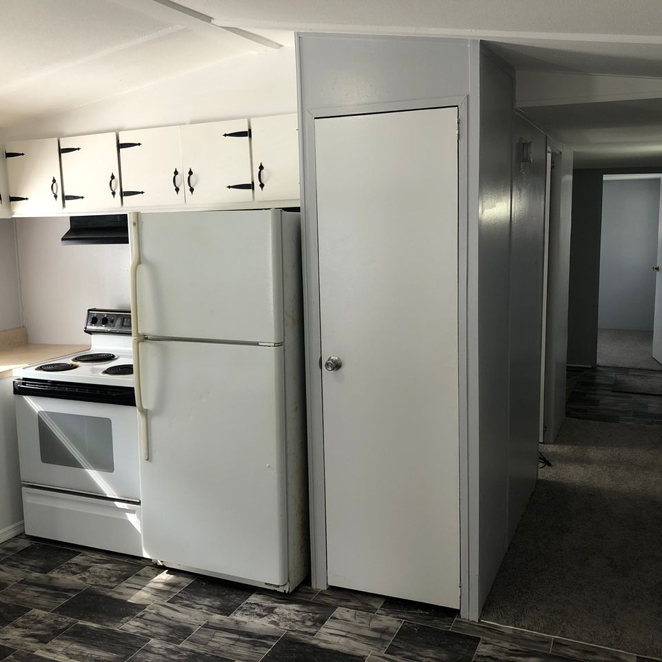 Kitchen to hall 49