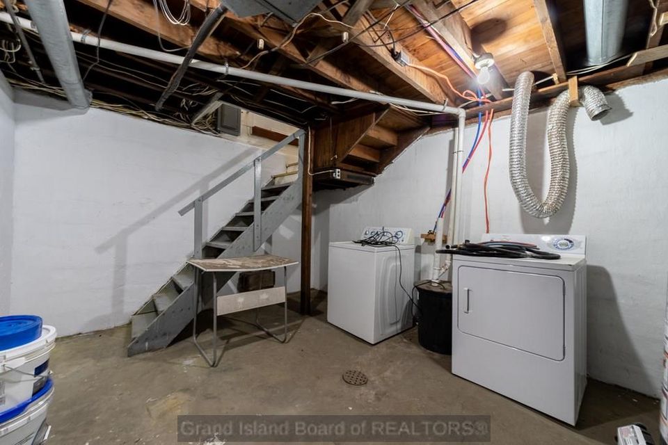 1824 w 10th st grand island b 6