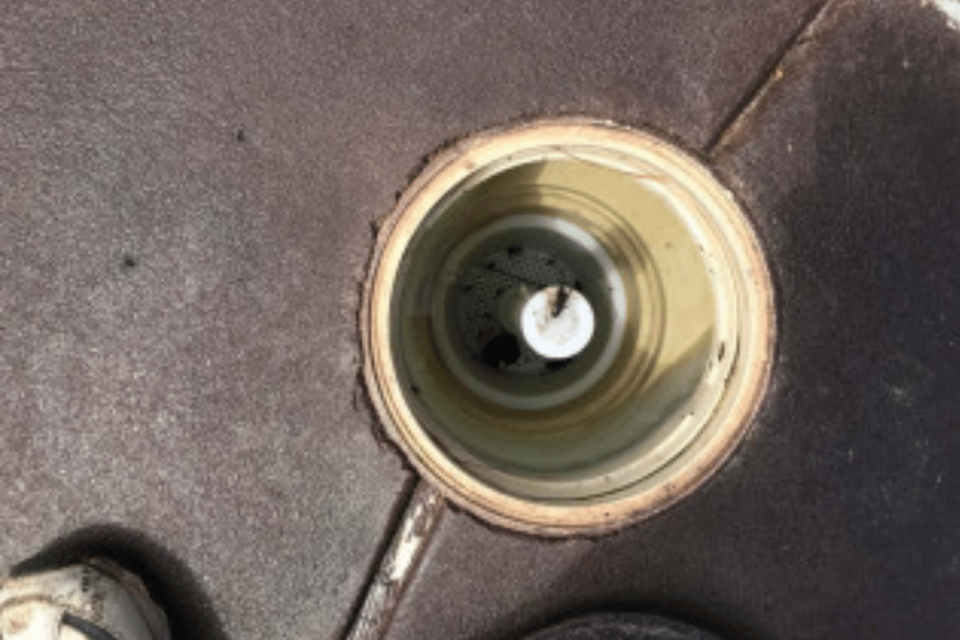 Pool skimmer basket