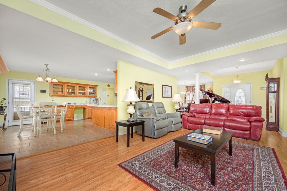 20 web or mls 61 old mill way   clear lens real estate photography 18