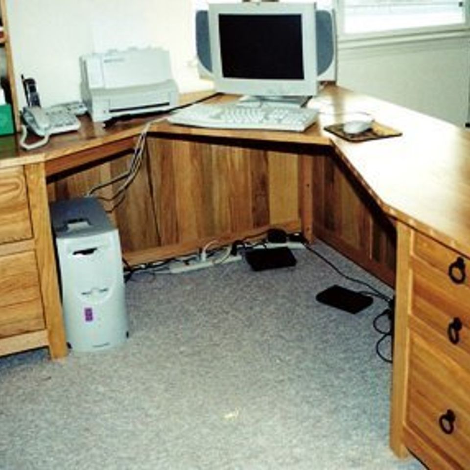 Desk 50320151113 10683 1sal47s