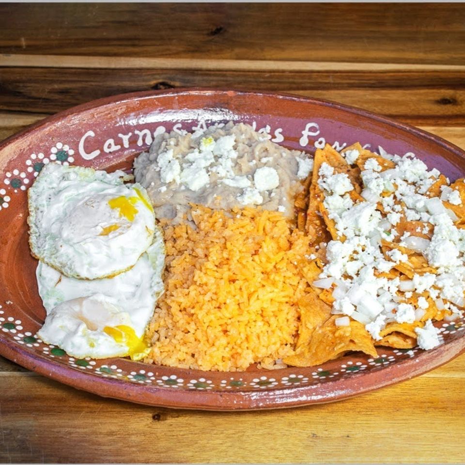 Chilaquiles con 2 huevos
