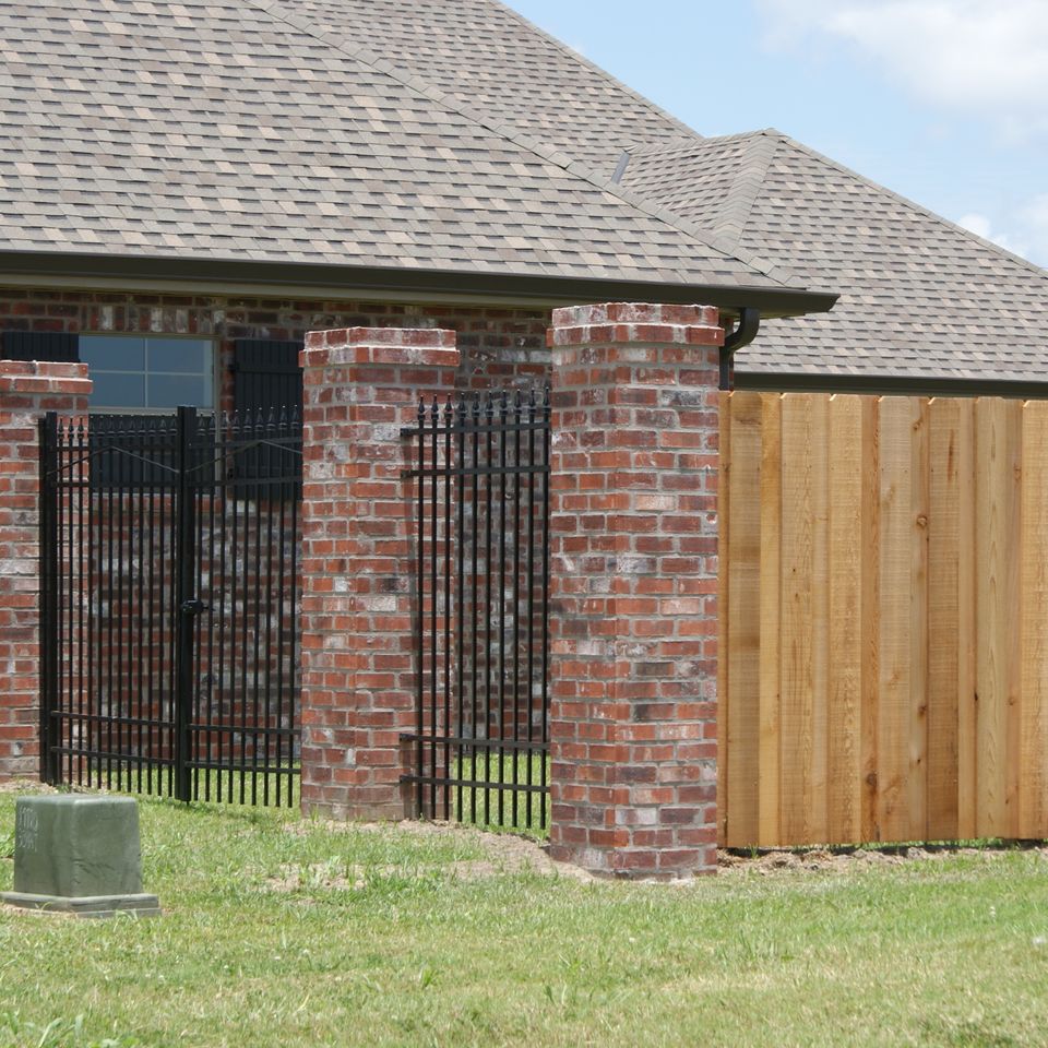 Fence 6 09 00920170926 30786 h63lwc
