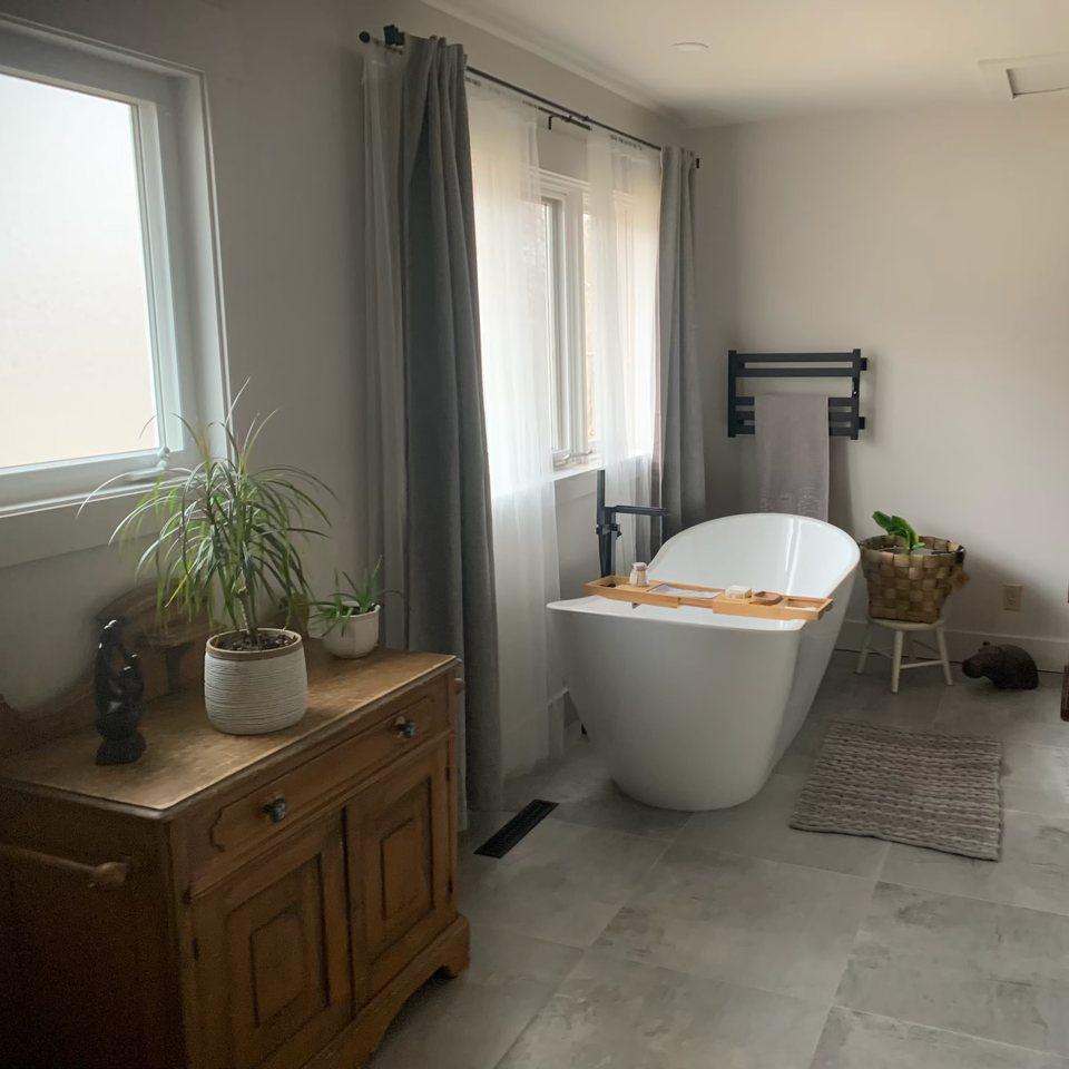 Gallery bathroom 1