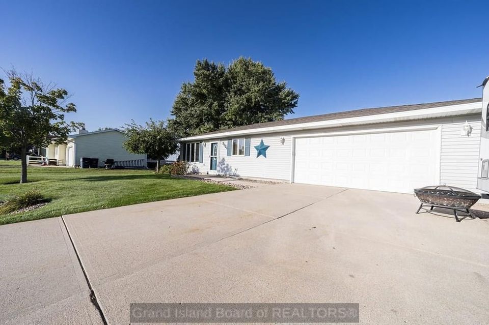 3324 n homestead dr grand island d 2