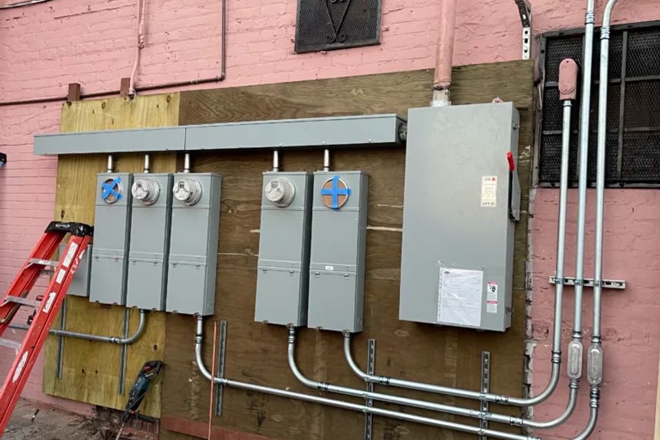 Electrician san francisco 768x1024